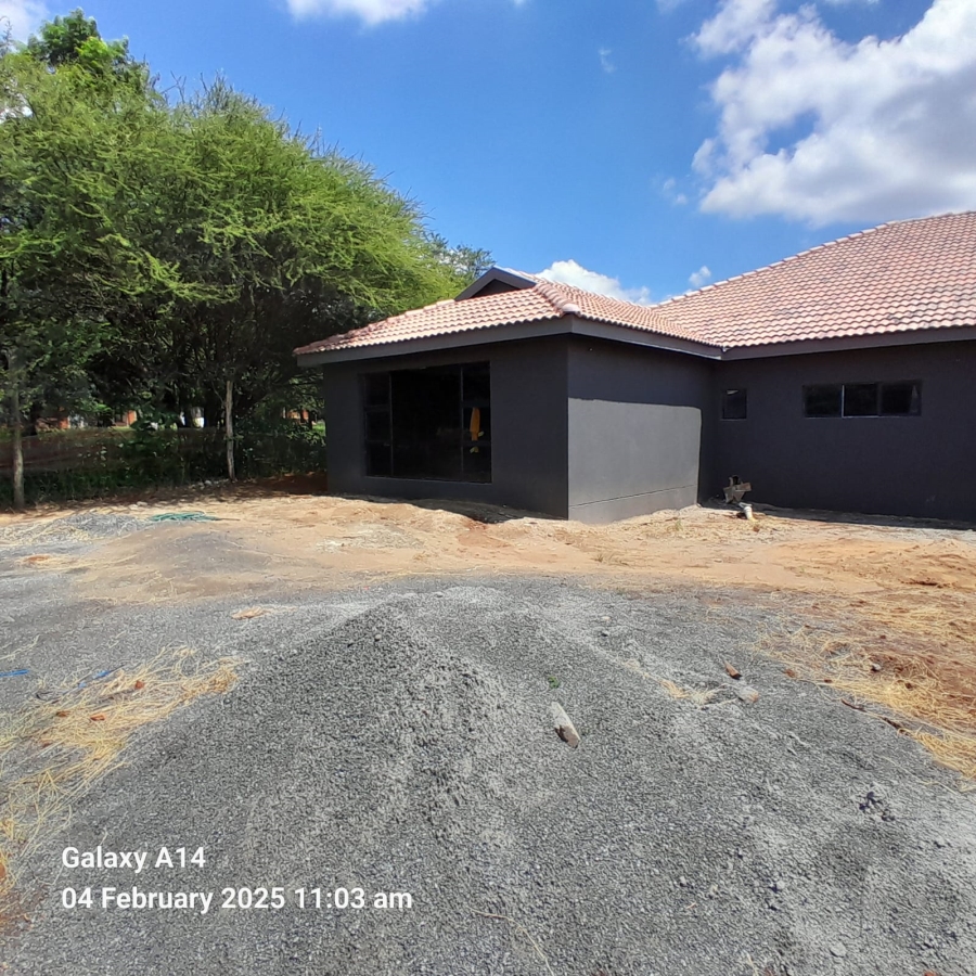 5 Bedroom Property for Sale in Buffelspoort Eco Estate North West